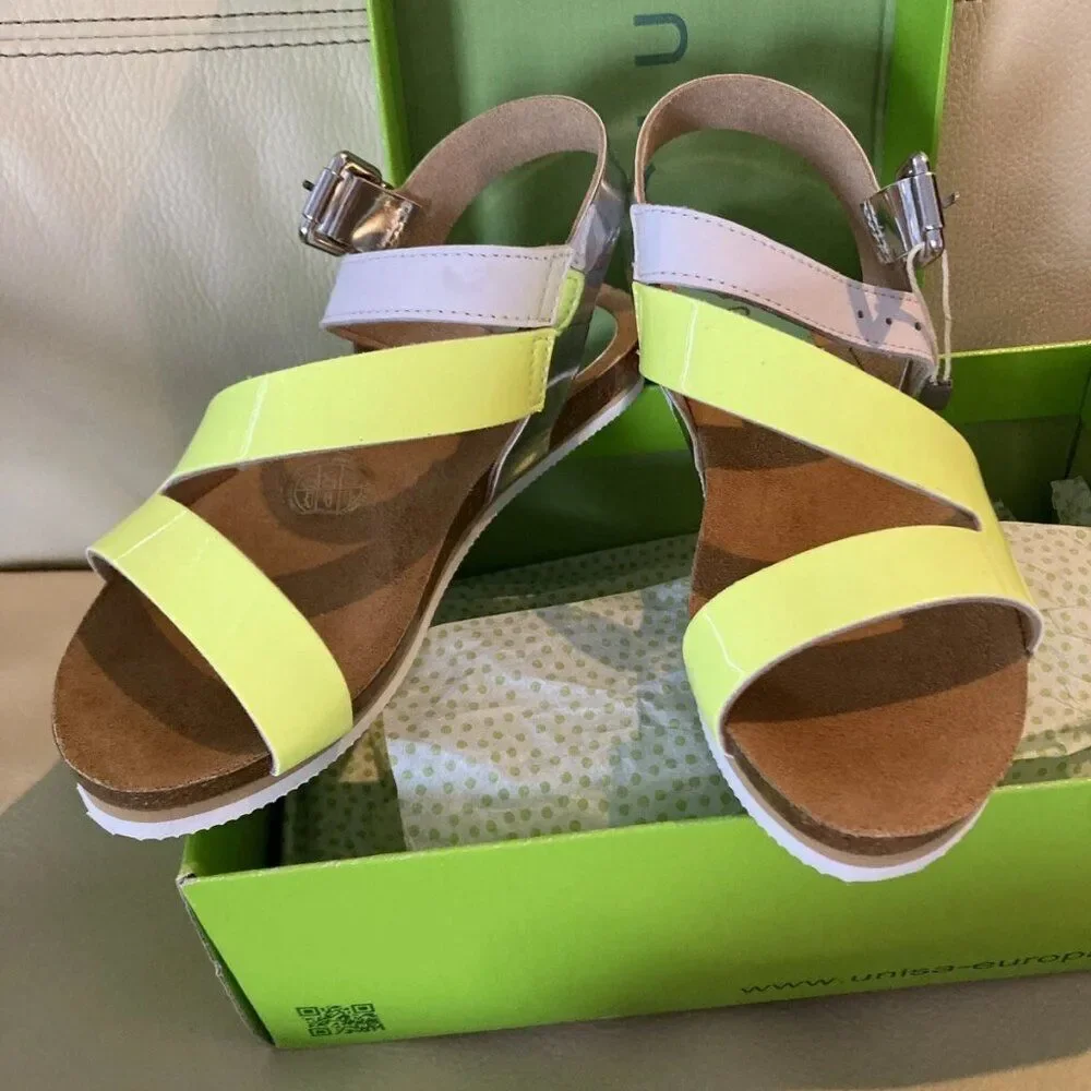 NEW - Unisa Girl’s; Sandals Makena - SIZE 3 YOUTH, 34 EU